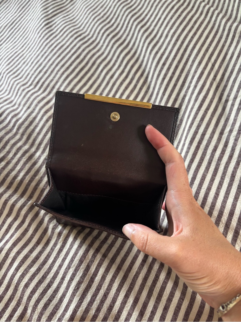 Vintage Gucci Brown Leather Wallet with Gold Plate - Picture 3 of 5